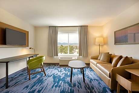 Queen Suite with Sofa Bed - Hearing Accessible