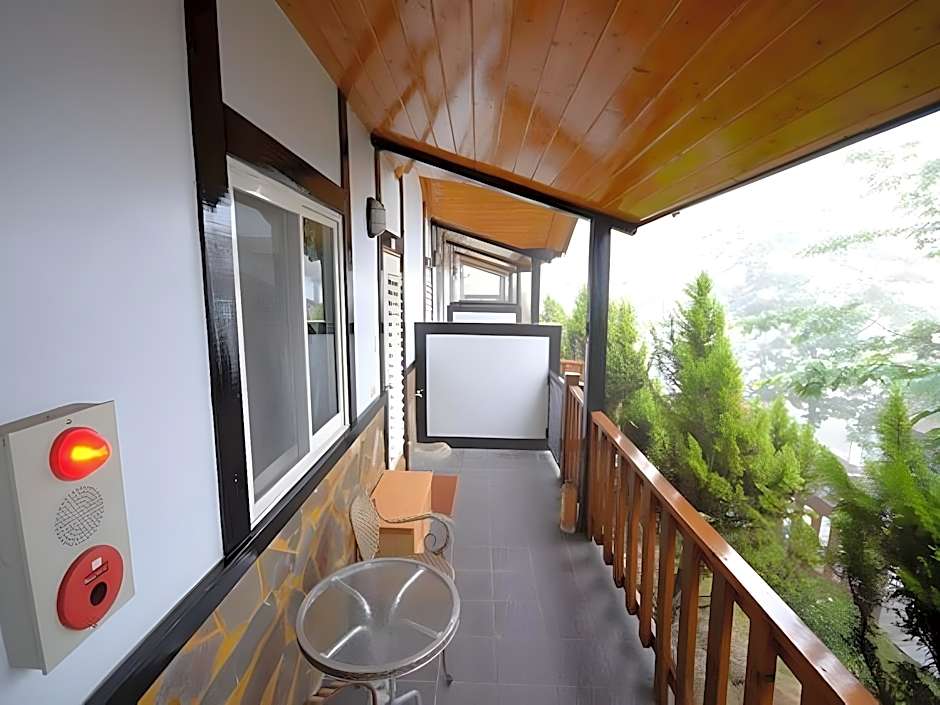 Sea of Clouds Vacation Villa I