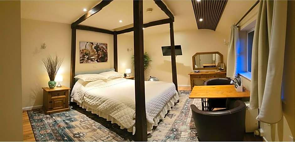 Miltons Apartments and Rooms
