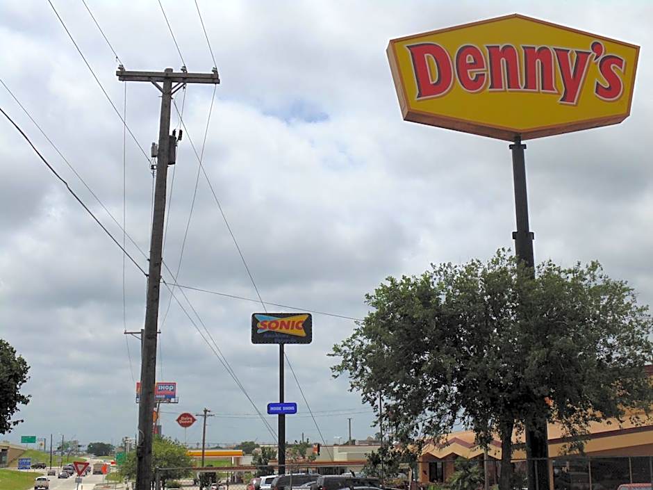 Motel 6 Denton, TX - UNT