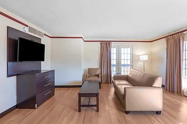 OYO Hotel Tulsa N Sheridan Rd & Airport