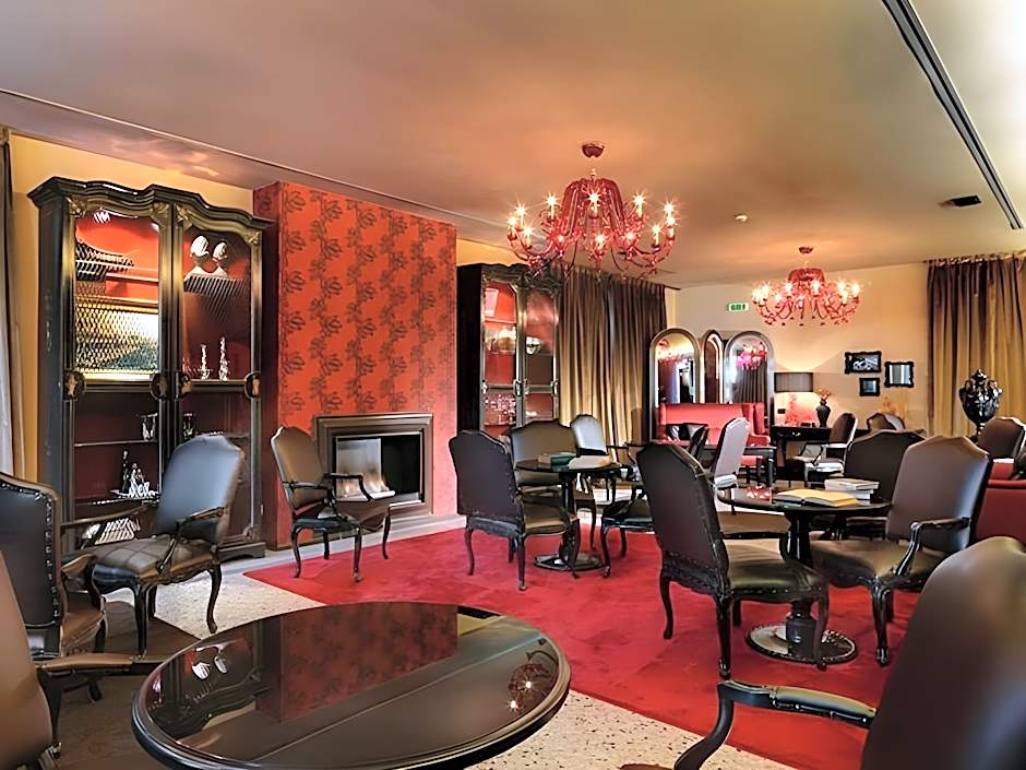 The Glam Boutique Hotel & Apt