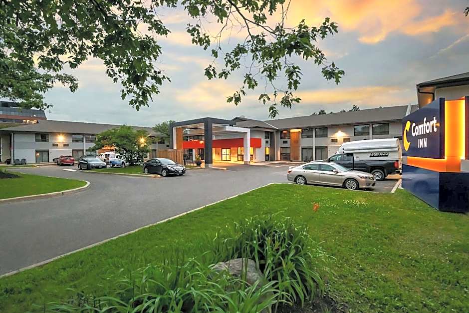 Comfort Inn West