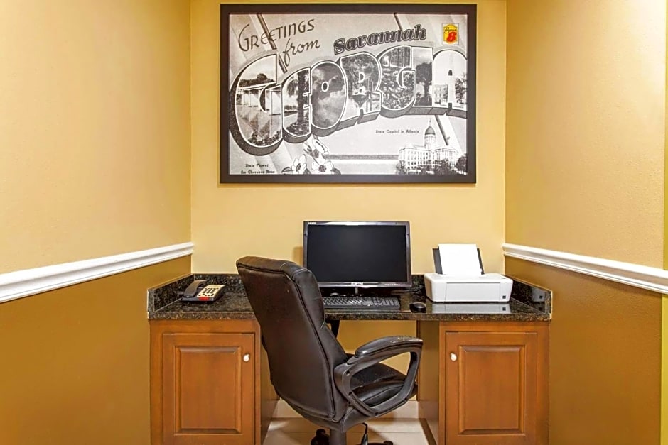 Super 8 by Wyndham Savannah