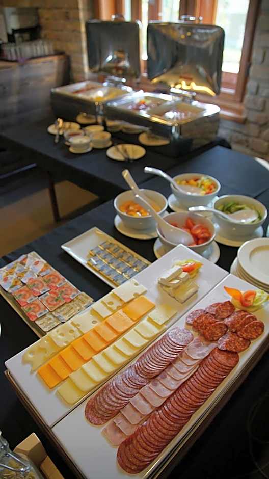 Fenyves Yacht Club Superior