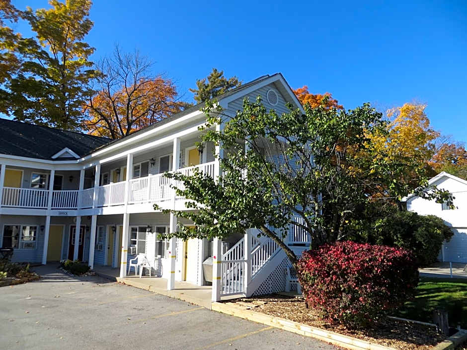 Empire Lakeshore Inn