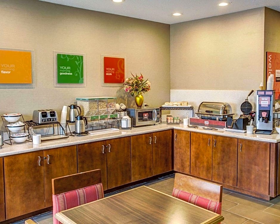 Comfort Inn & Suites North Greenfield