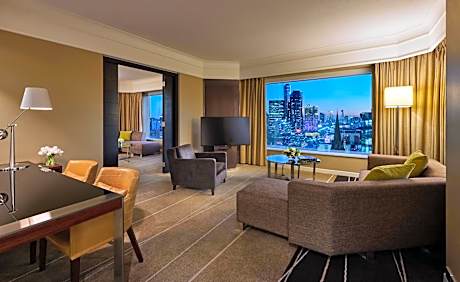 Grand King Suite