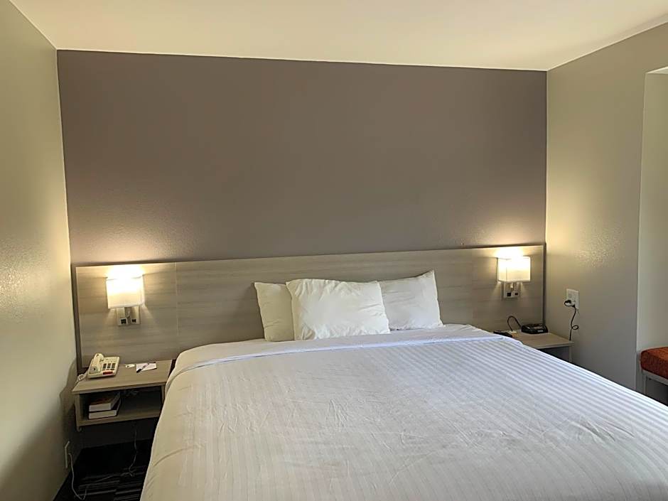 Microtel Inn & Suites by Wyndham Charlotte Airport