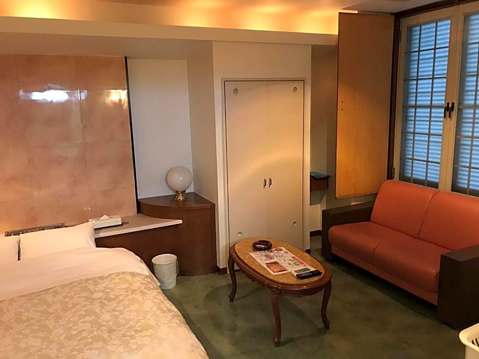 Hotel Tiffany (Adult Only)