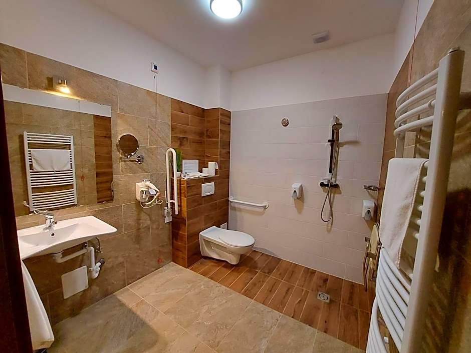 Vén Diófa De Lux Panzió