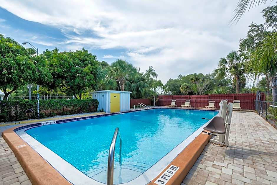 SureStay Hotel by Best Western Sarasota Lido Beach