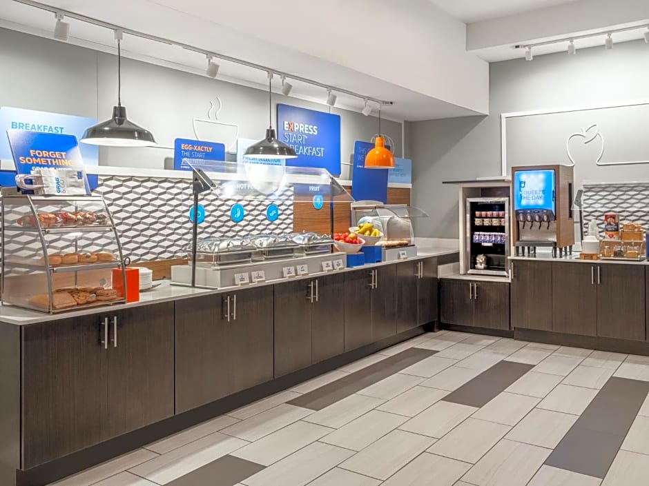 Holiday Inn Express Hotel & Suites Beaumont Northwest, an IHG Hotel