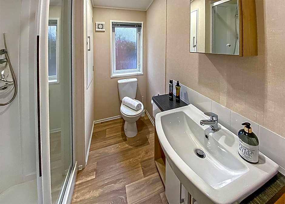 Ogwen Bank Caravan And Lodge Park