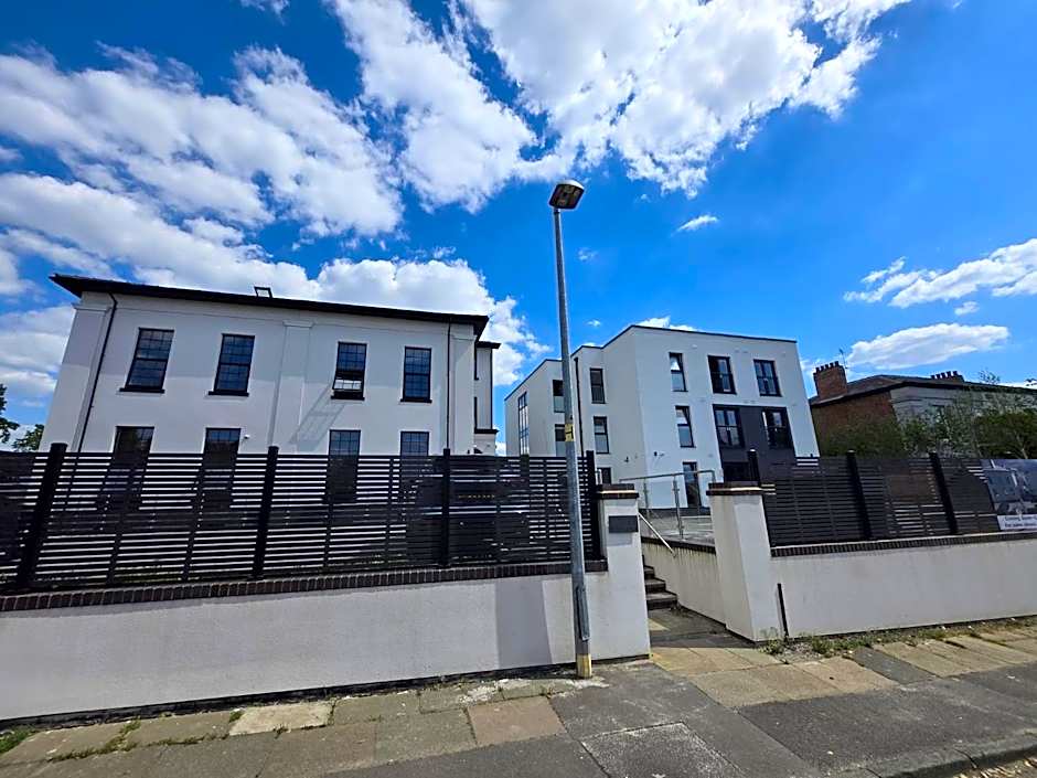 The Ashcroft Studios & Apartments with Free Parking