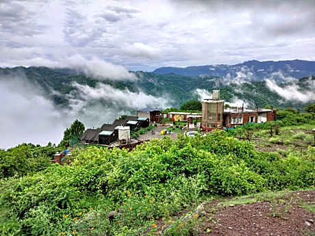 Morni Hills Retreat & Heaven by Hikers and Brewers