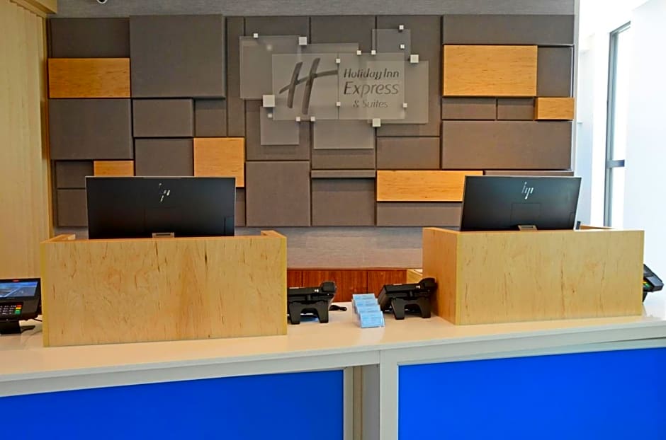 Holiday Inn Express & Suites Franklin - Berry Farms By IHG