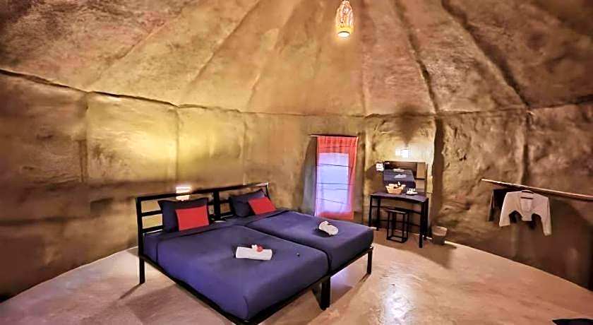 Avartarn Miracles Hotel