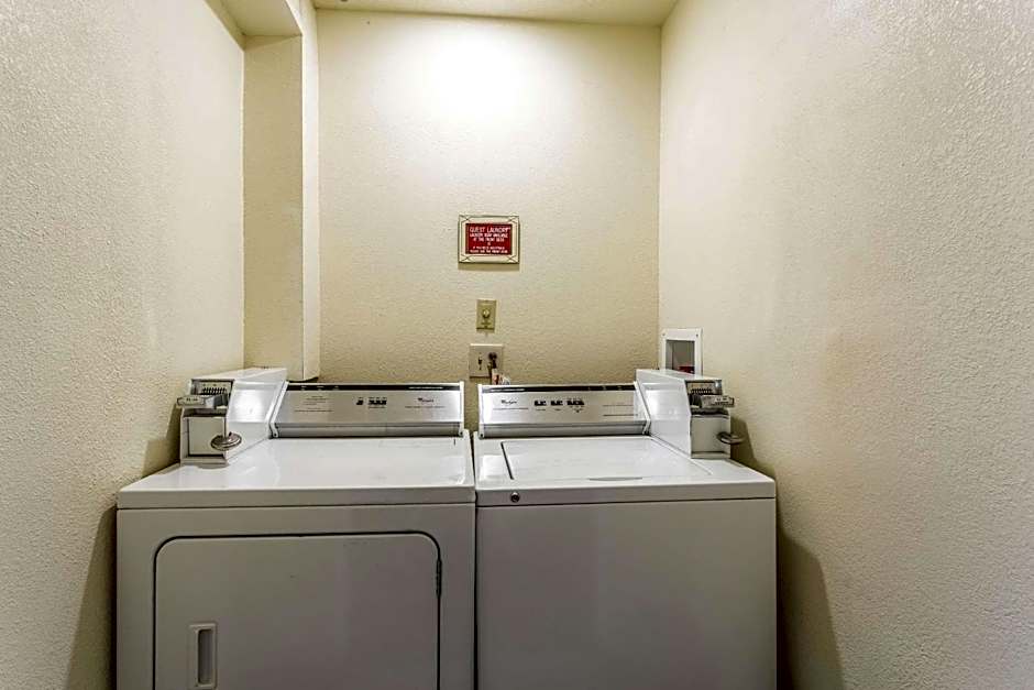 Econo Loge Inn & Suites Albuquerque East I-40 Eubank Exit