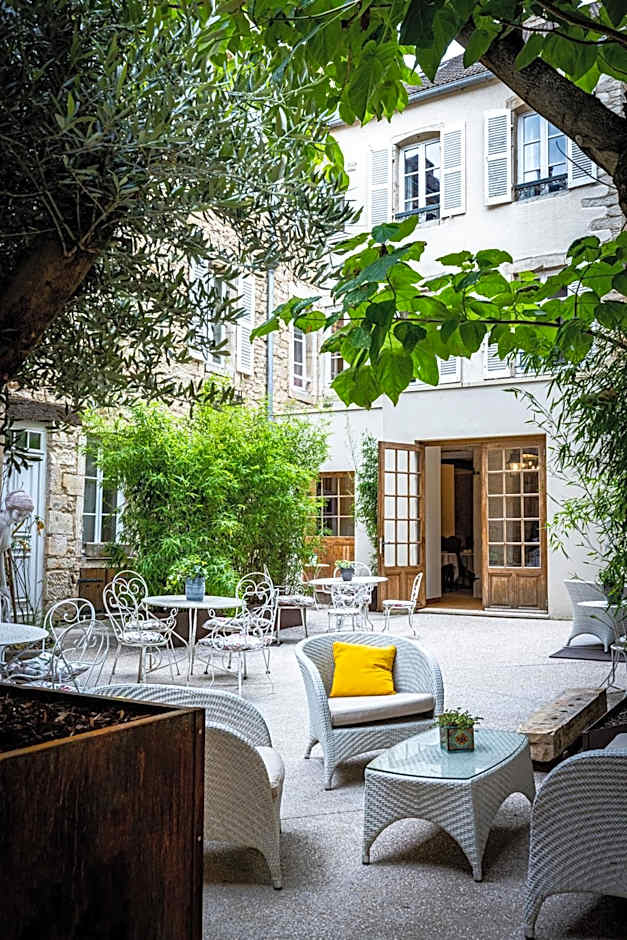 Les Remparts Hotels et Demeures Historiques