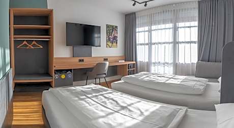 Deluxe Double or Twin Room with Balcony