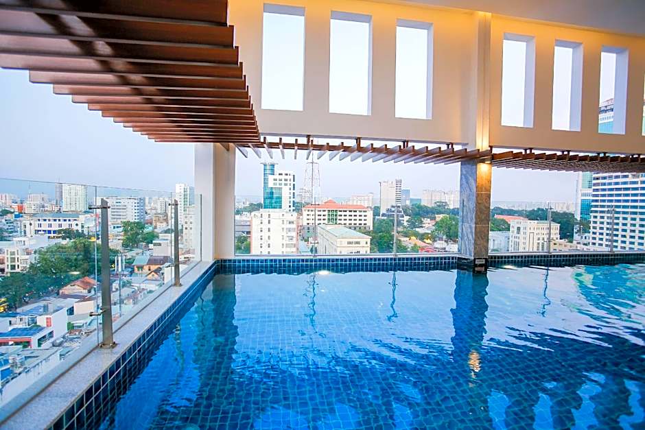 Muong Thanh Saigon Centre Hotel