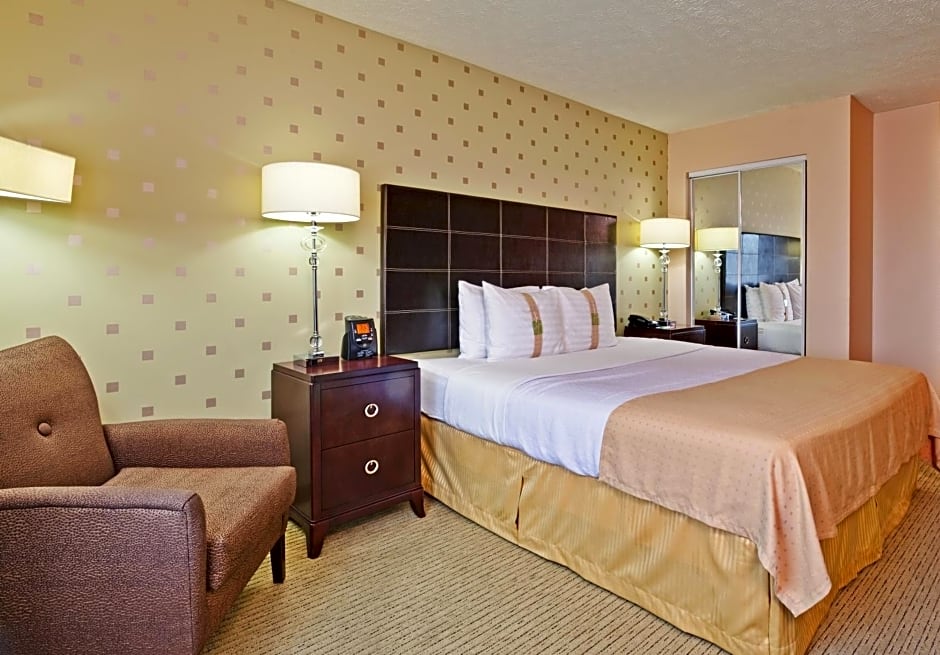 Holiday Inn Bloomington-University Area, an IHG Hotel