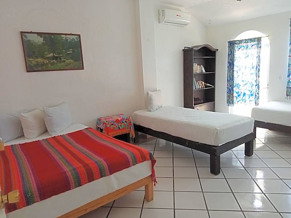 Alexandross Hostel