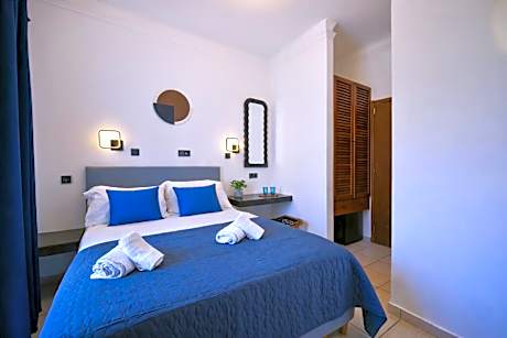 Double or Twin Room with Sea View