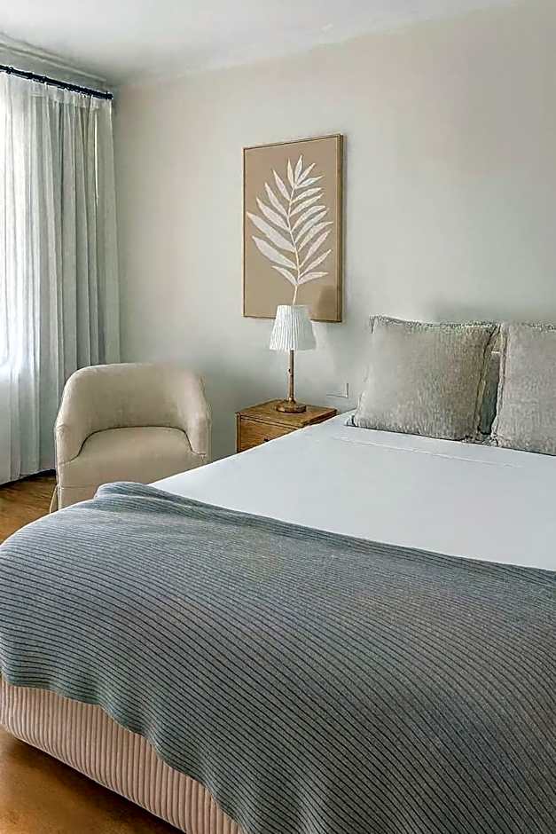 Cooks Endeavour Motor Inn