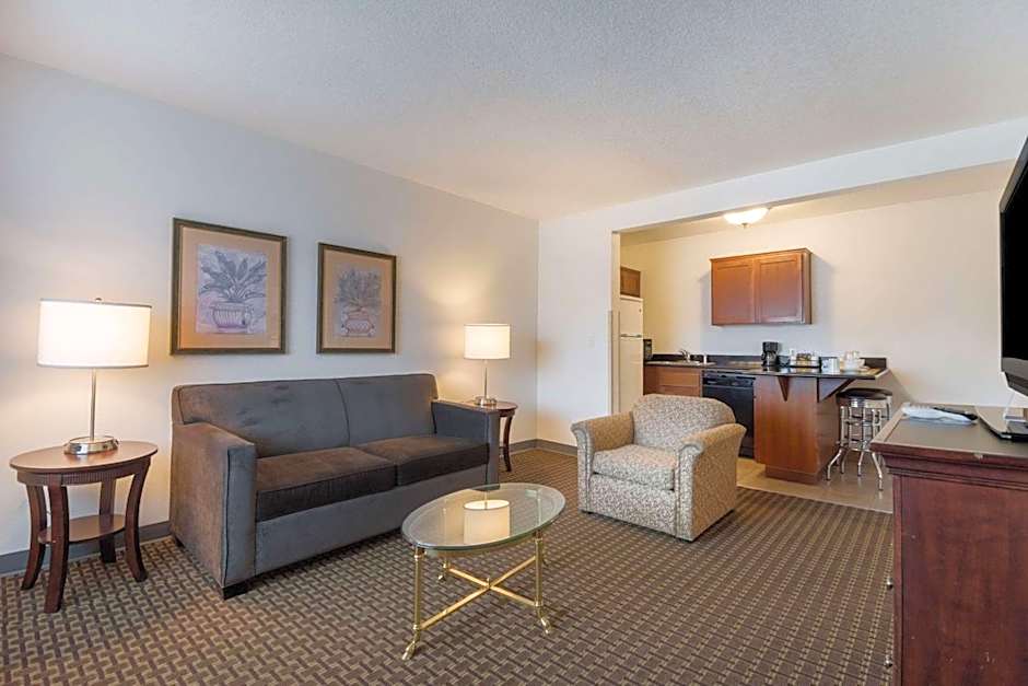 Quality Inn & Suites Airport Convention Center – Portland, OR