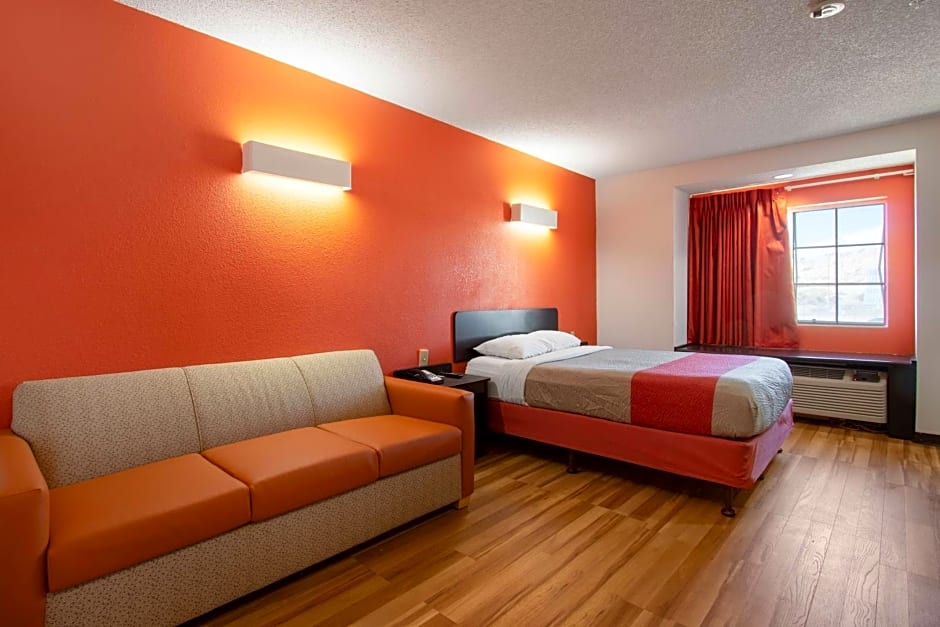 Motel 6-El Paso, TX - Southeast