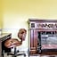 Econo Lodge Inn & Suites Matthews - Charlotte