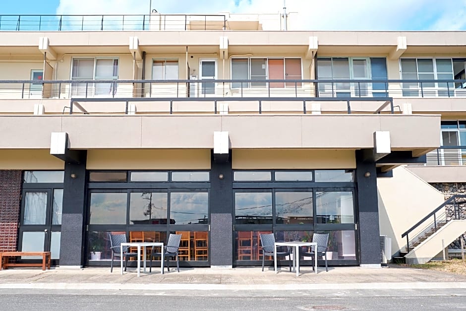 J-Hoppers Lake Biwa Guesthouse