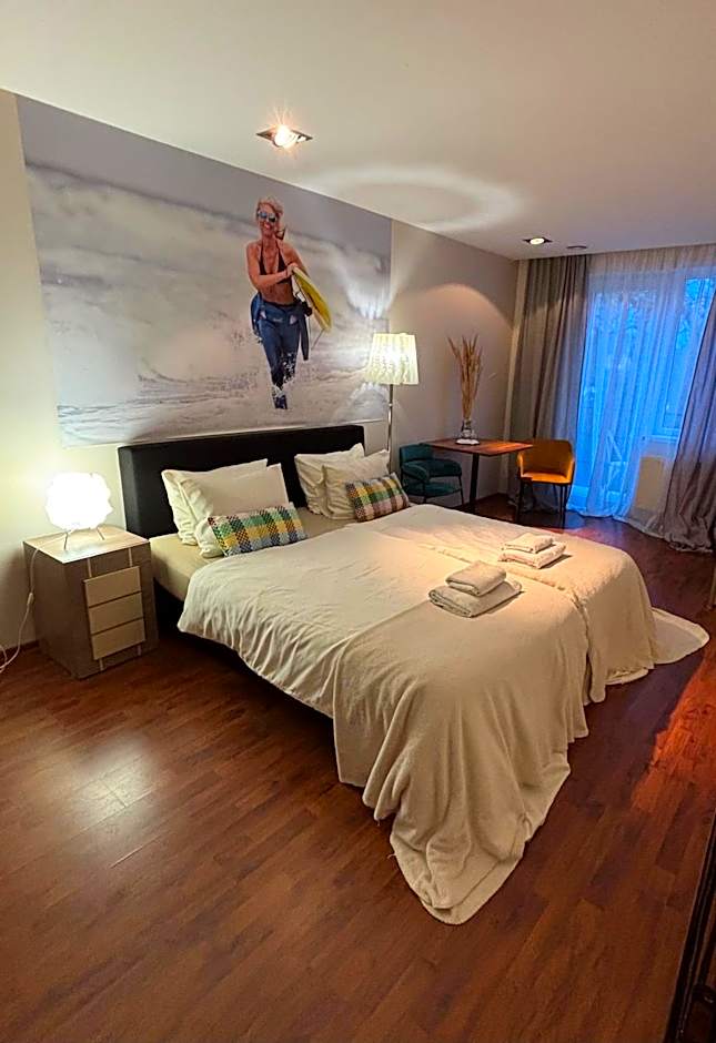 SURF HOUSE DREAMERS COAST