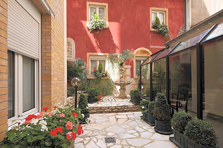 HOTEL BEAUGRENELLE SAINT CHARLES TOUR EIFFEL