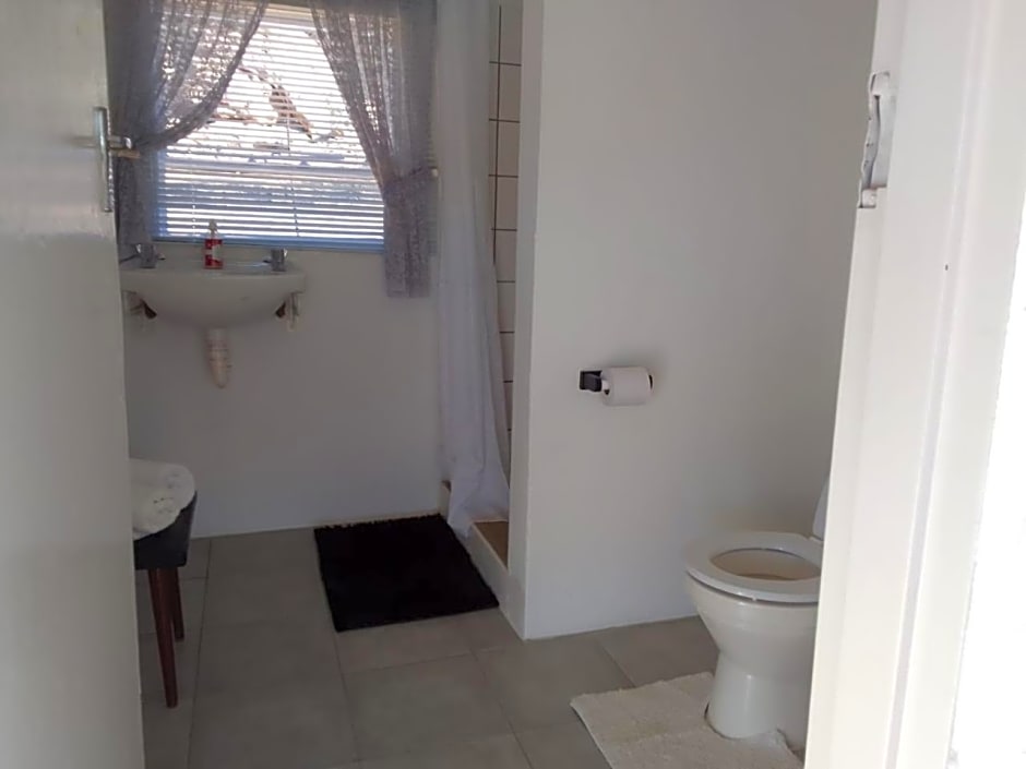 Thys'e Kombuis & Guest Farm