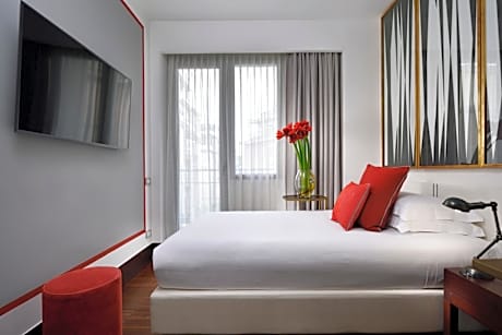 Single Room - French Bed
