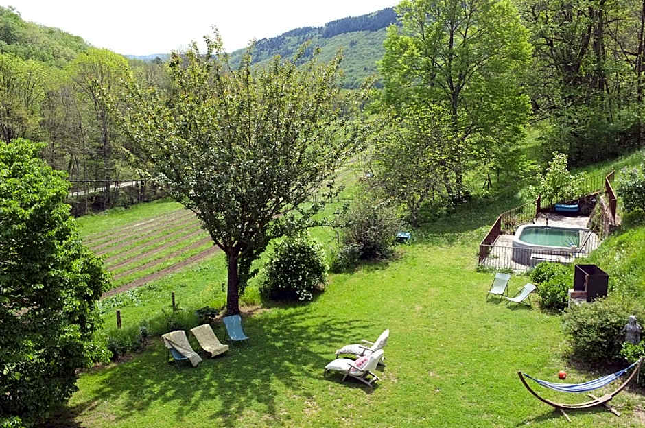 Nabat le Haut, chambre et table d'hotes