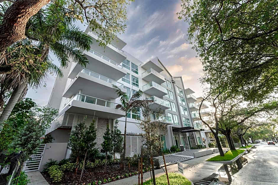 Lux 3BR City-View Retreat in Hollywood, 5th Floor
