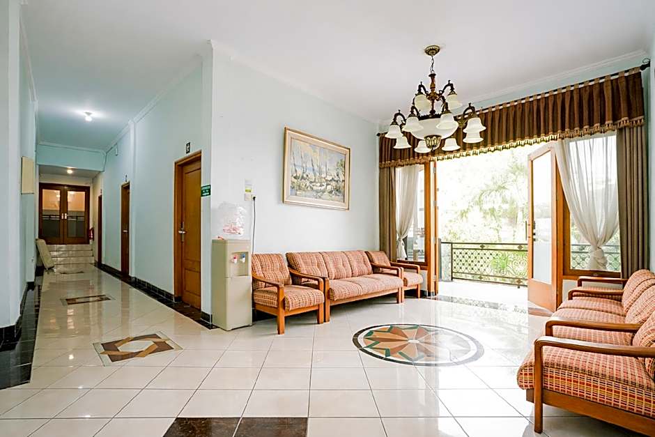 Tripletree Sinergi Hotel Tretes