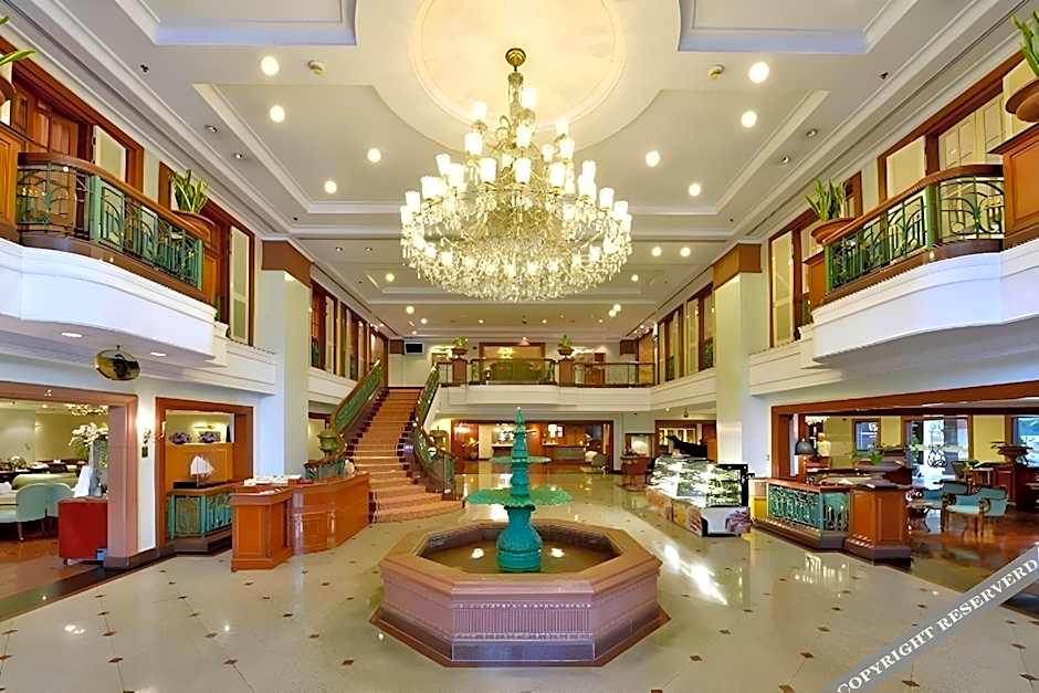 Evergreen Laurel Hotel