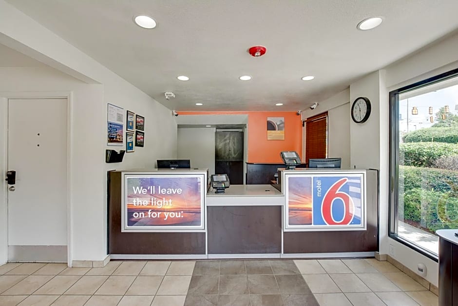 Motel 6-Columbus, OH - West