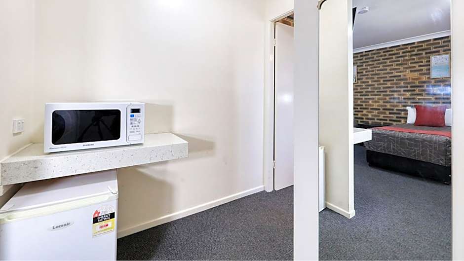 Top of the Town Motel