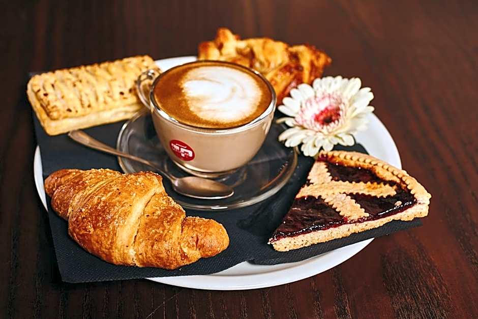 IL VIAGGIATORE VIA INDIPENDENZA 2