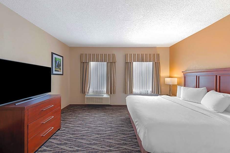 Best Western Plus Russellville Hotel and Suites