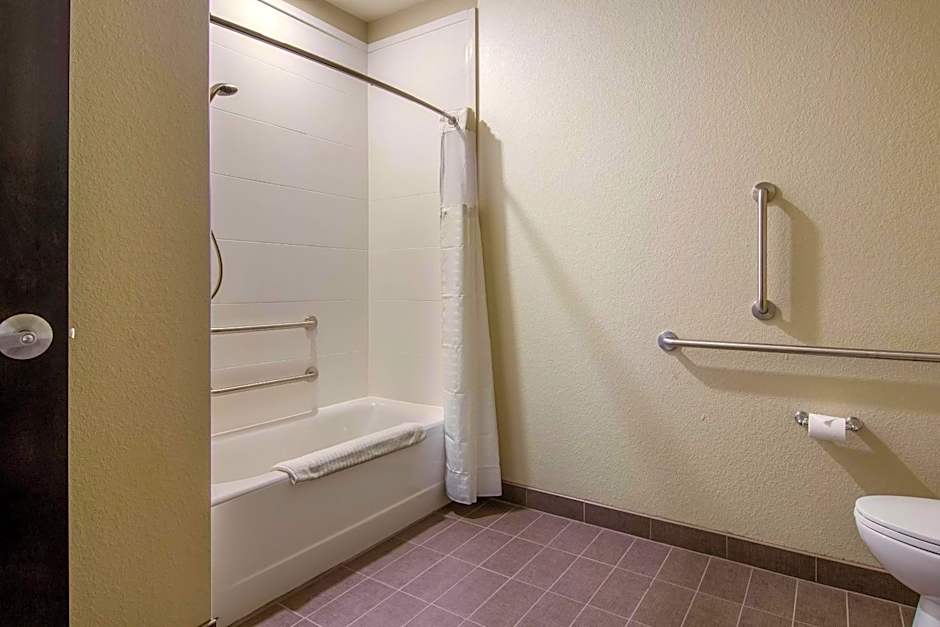 Comfort Suites Brunswick - Clevelend Southwest