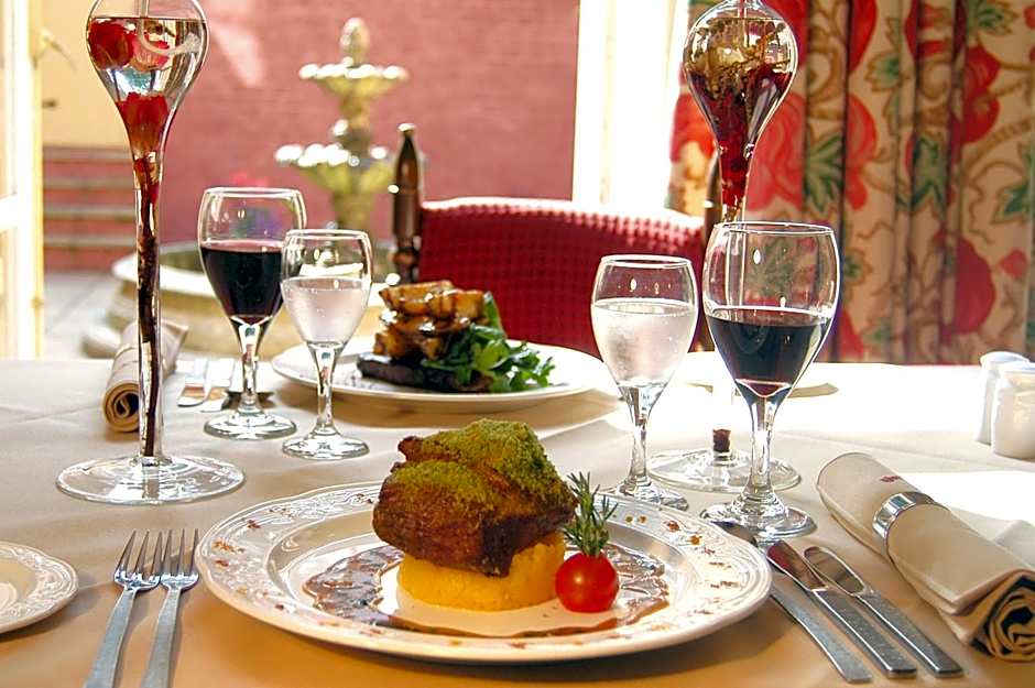 Glen-Yr-Afon House Hotel