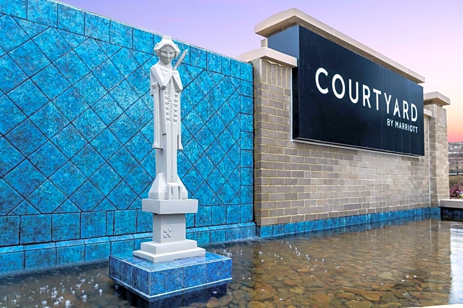 Courtyard by Marriott Atlanta Alpharetta/Avalon Area