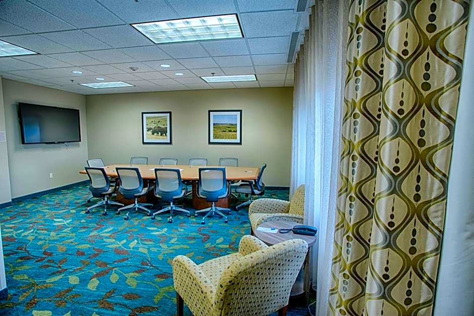 Candlewood Suites Fargo-North Dakota State University By IHG